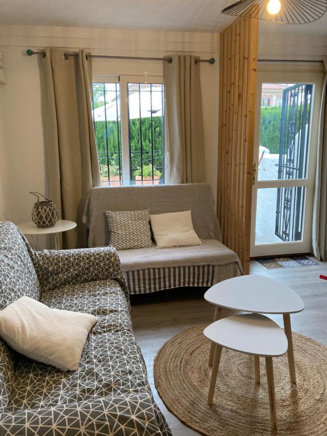 Charmante Maison Coeur De Ville 650M Plage Empuriabrava Exterior photo